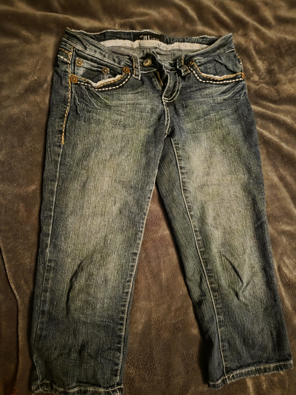 Vintage Women’s Washed Denim Cropped Jeans